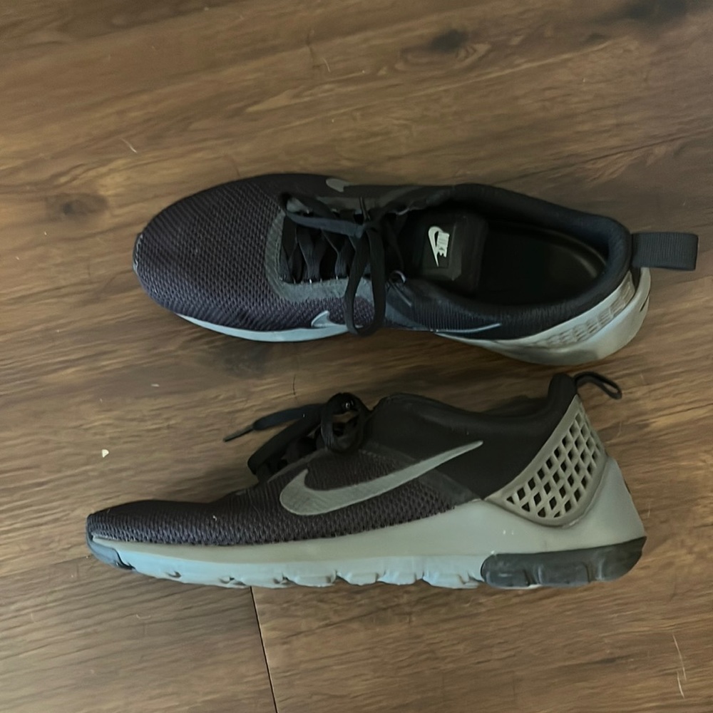 Nike Lunarestoa 2 size 11.5